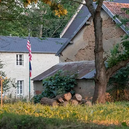 La Cour Souveraine - D'hotes La Peninsule Mosles
