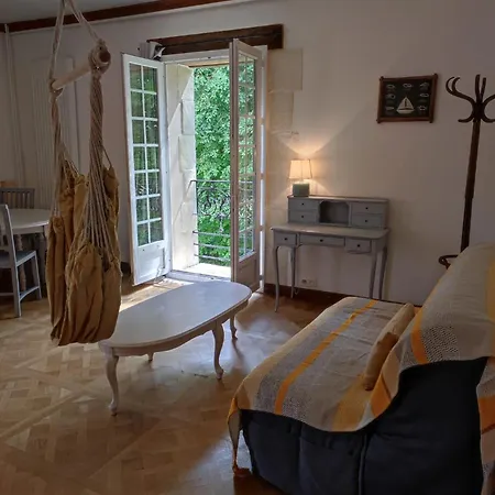 La Cour Souveraine - D'hôtes La Péninsule 3* Mosles