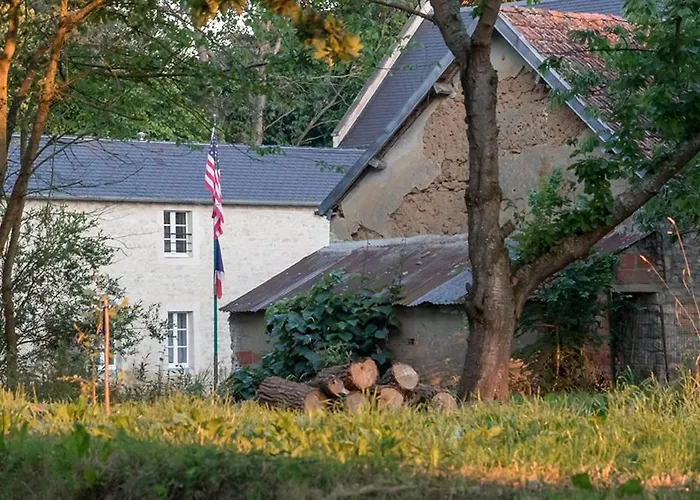La Cour Souveraine - D'hotes La Peninsule Mosles
