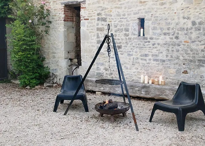 La Cour Souveraine - D'hotes La Peninsule Mosles