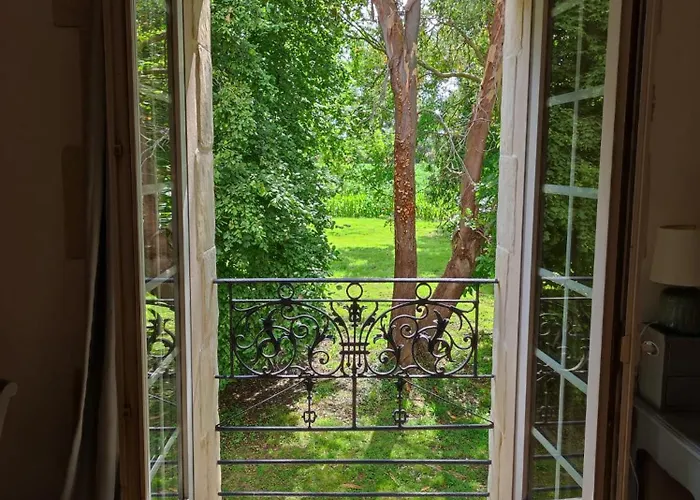 La Cour Souveraine - D'hotes La Peninsule