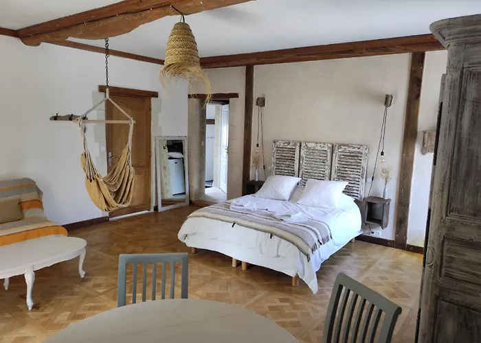 La Cour Souveraine - D'hôtes La Péninsule Mosles